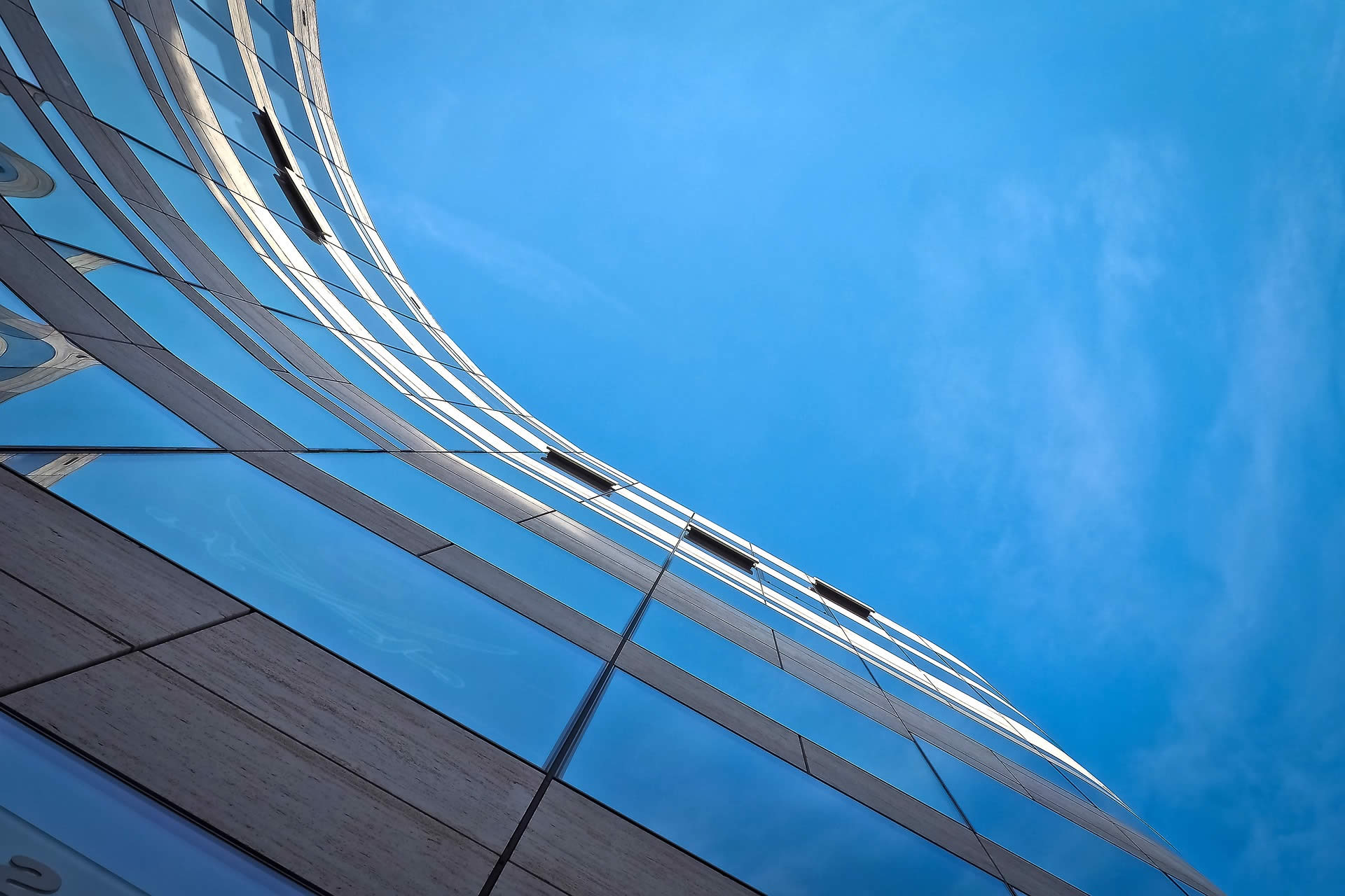 电子游戏和传统游戏的区别